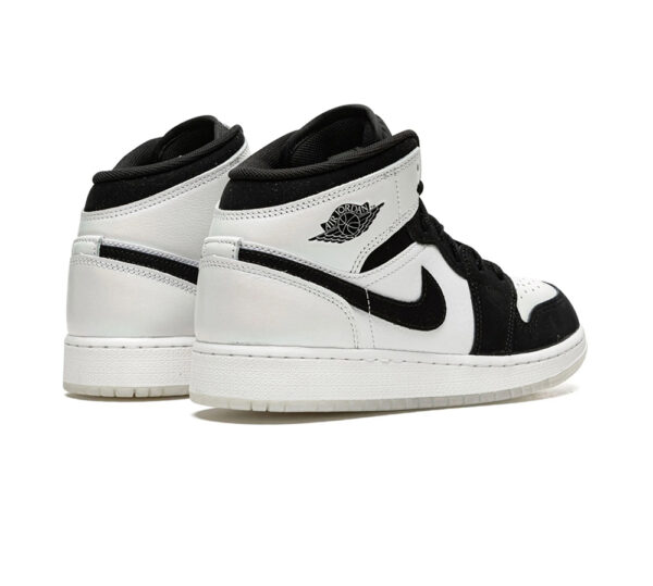 Jordan 1 Mid Diamond Shorts - Image 3